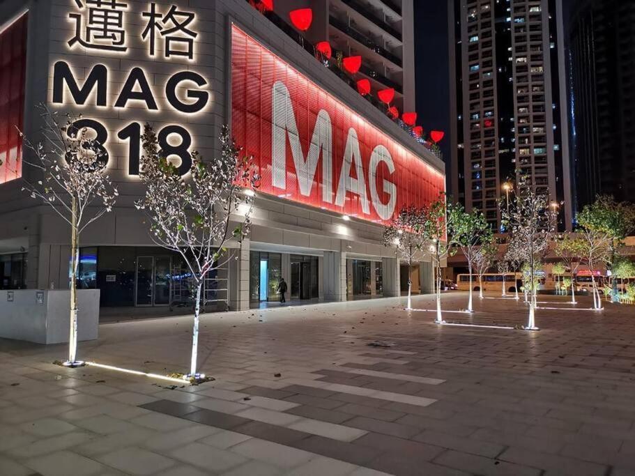 Urban King Bed With Burj Khalifa View & Dubai Mall Exterior photo